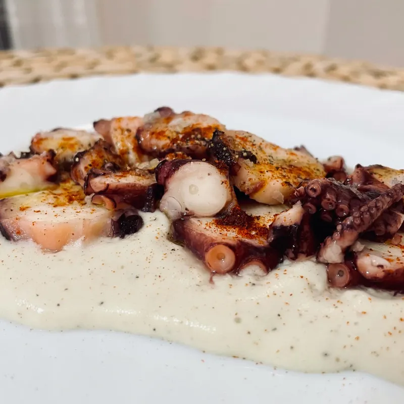 Parmentier trufada y pulpo al horno — Barra Gourmet · Peña el Kanguro