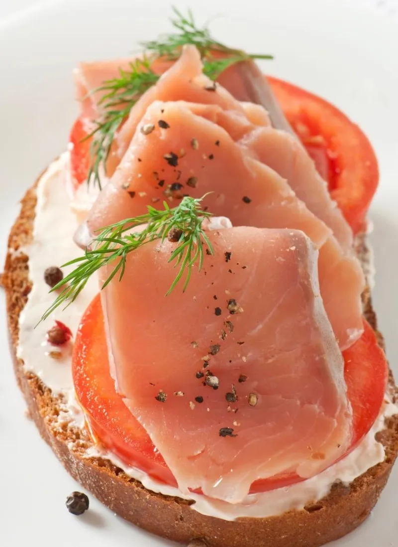 Salmón con tomate y filadelfia — Peña El Koala